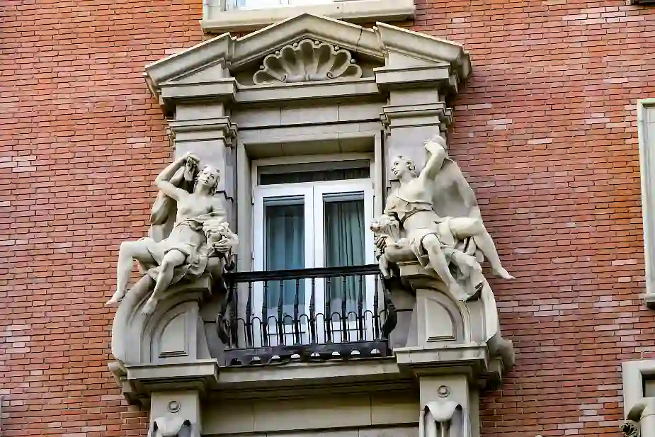 SVULSTIG UTSMYCKNING ÄR DET GOTT OM I MADRID