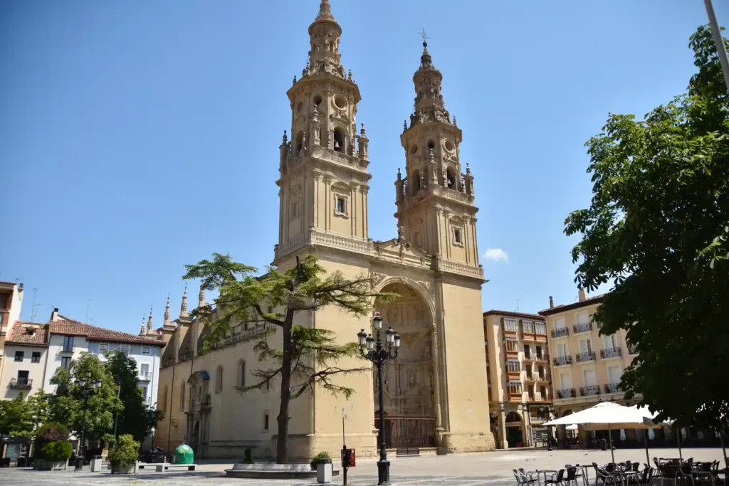 DEN PAMPIGA KATEDRALEN SANTA MARÍA DE LA REDONDA