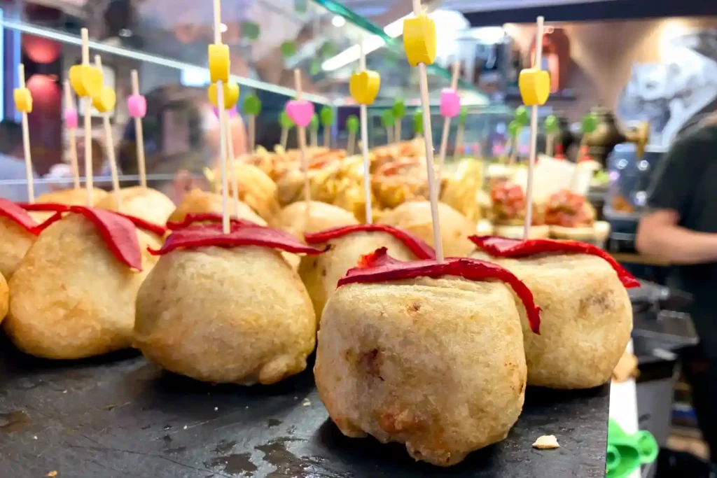 DET HÄR ÄR VAD ALLA VILL HA - PINTXOS. DESSA KALLAS CROQUETAS