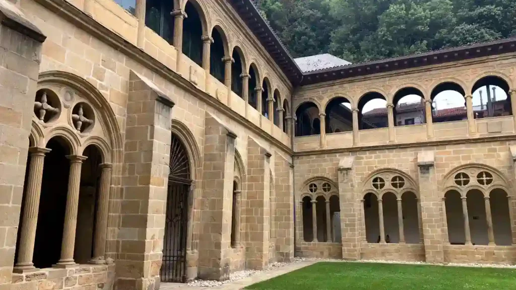 DELAR AV MUSEET ÄR INRYMT I ETT TIDIGARE KLOSTER