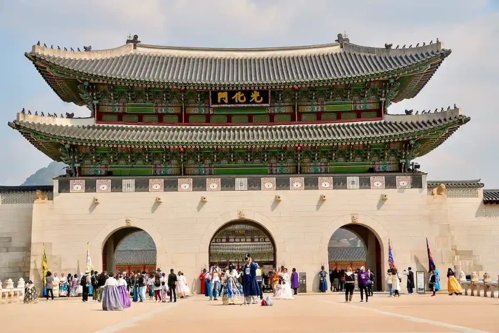 STORA ENTRÉN TILL TEMPLET, KALLAD GWANGHWAMUN.