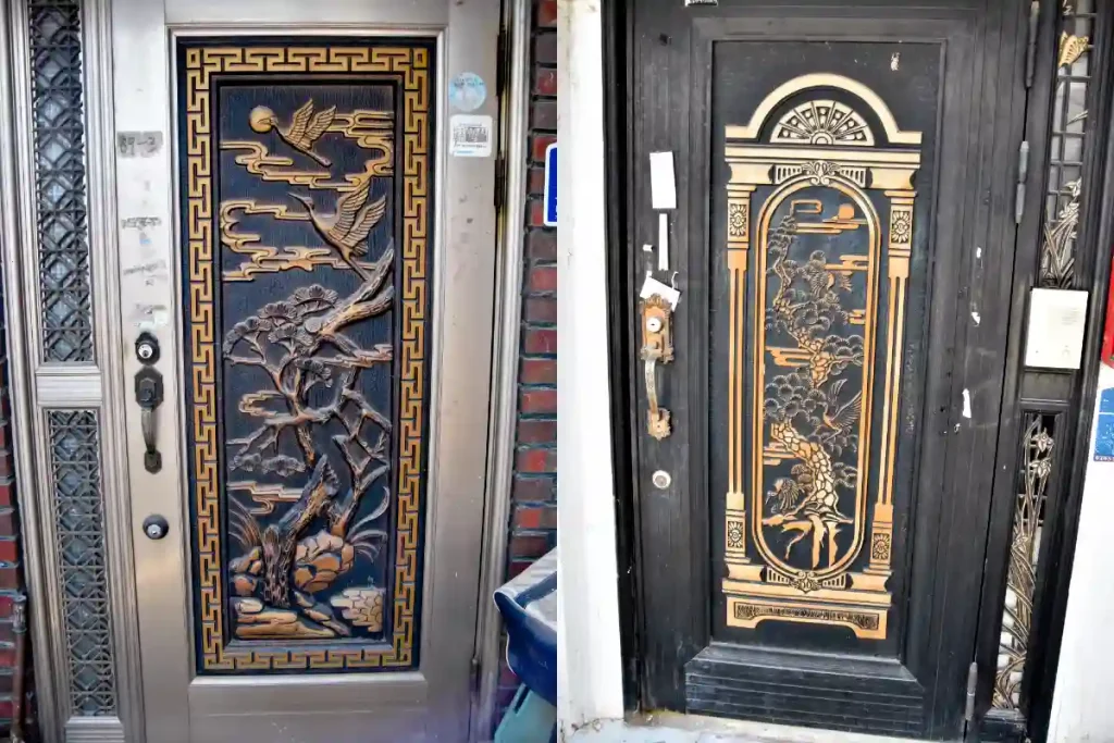 VACKRA GAMLA DÖRRAR.