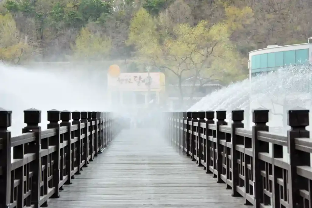 MAN FÅR SPRINGA FRT FÖR ATT INTE BLI SJÖBLÖT