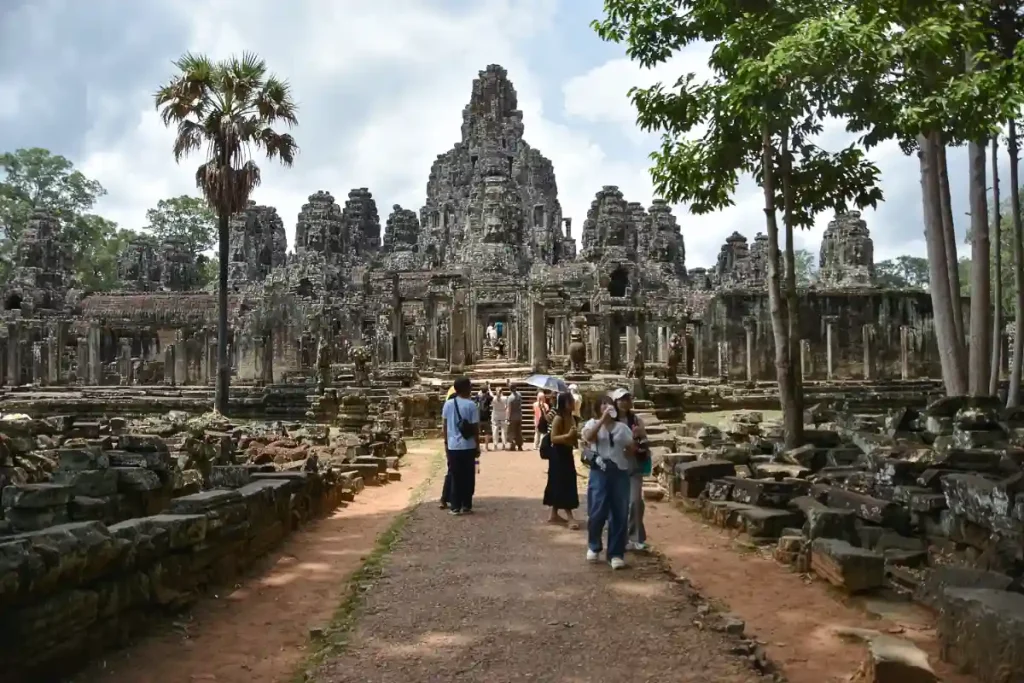 BAYON, DET CENTRALA TEMPLET I ANGKOR THOM.