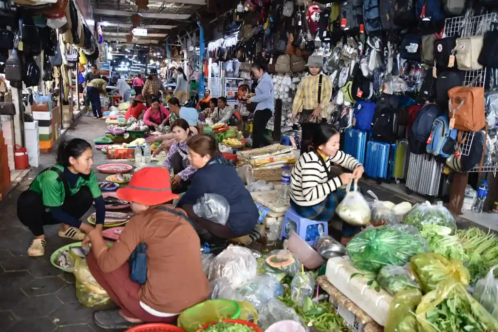 MARKNADEN I SIEM REAP.