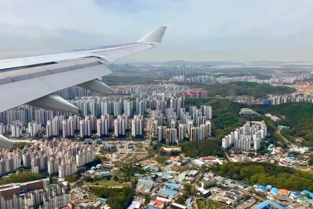 INFLYGNING TILL SEOUL.