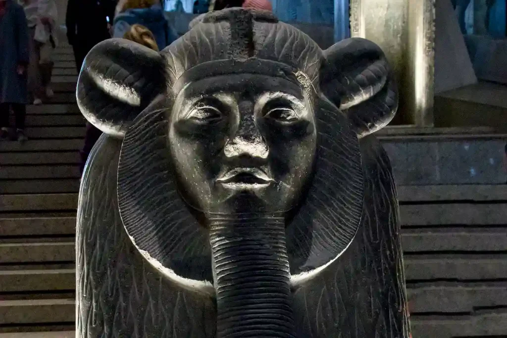 AMENEMHAT III SOM SFINX, MED ETT LEJONS KROPP.