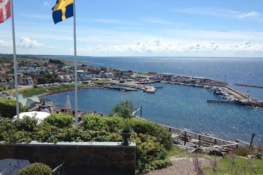 MÖLLE HAMN FRÅN GRANDS VERANDA.