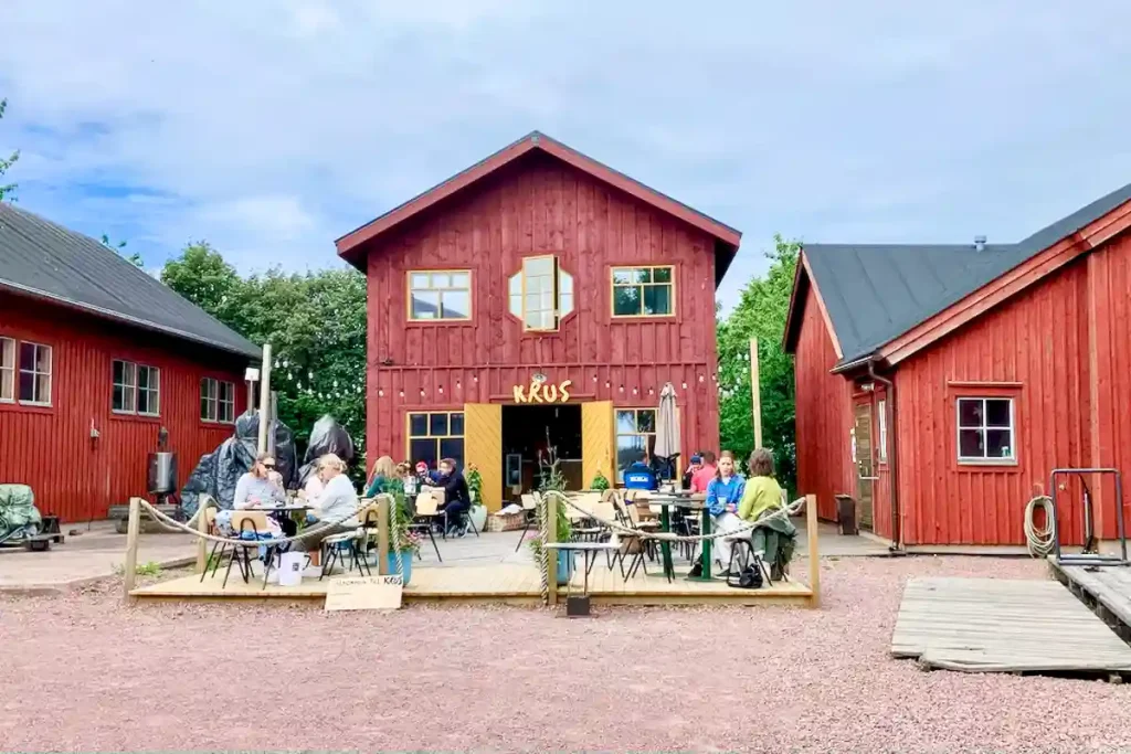 SERVERING I SJÖKVARTERET.